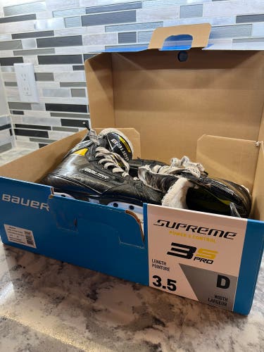 2022 Bauer Supreme 3S Pro Hockey Skates Regular Width Size 3.5 (Used)