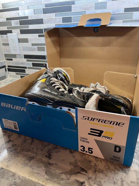 2022 Bauer Supreme 3S Pro Hockey Skates Regular Width  Size 3.5 (Used)