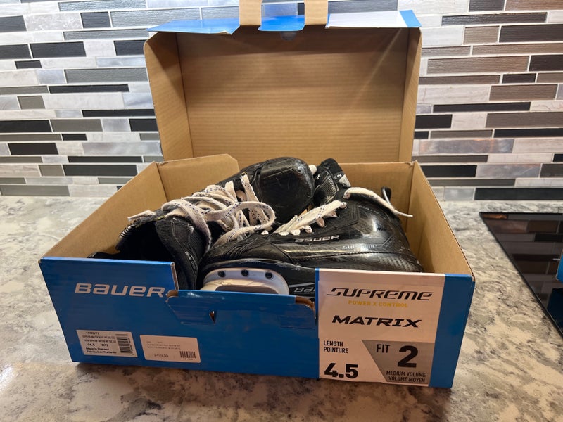 2023 Bauer Supreme Matrix Hockey Skates  Size 4.5 (Used)