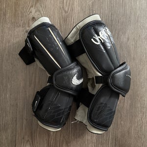 Nike Vapor Arm Guards 2021