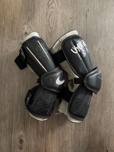Nike Vapor Arm Guards 2021