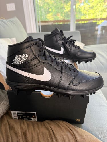 Men's  Size M 11.0 (W 12.0) Jordan Mid Top Molded Cleats (New)