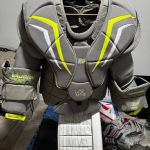 Large  Vaughn Velocity V7 XF Pro Carbon Goalie Chest Protector (Used)