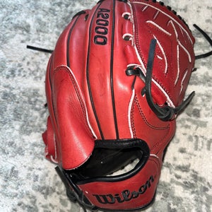 2025 Wilson RH Pitcher's A2000 Baseball Glove 12" (Used)