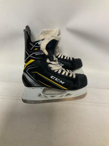 Used CCM TACKS 9042 Junior Hockey Skate Junior 04 11823-S000032964