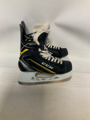 Used CCM TACKS 9042 Junior Hockey Skate Junior 04 11823-S000032964
