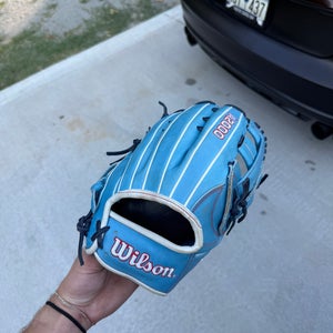 Wilson RH Outfield A2000 Baseball Glove 12.75" (New)