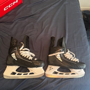 True Pro Custom Hockey Skates Regular Width  10 (New)