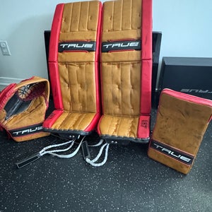 33"  2023 True Catalyst PX3 Full Right Goalie Full Set Pro Stock (Used)