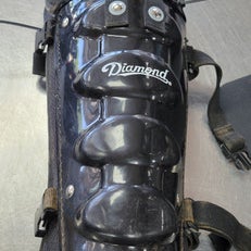 Used Diamond DLG UMP LITE 150 Umpire Leg Guards 11497-C000150498