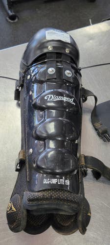 Used Diamond DLG UMP LITE 150 Umpire Leg Guards 11497-C000150498