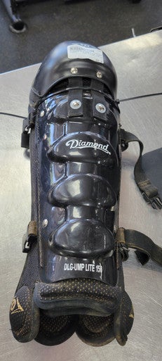 Used Diamond DLG UMP LITE 150 Umpire Leg Guards 11497-C000150498