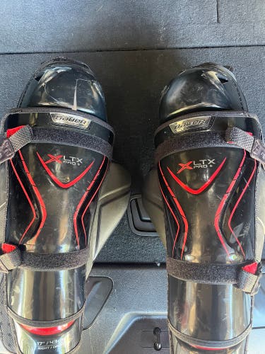 Senior Bauer Vapor XLTX Pro+ 17" Shin Pads (Used)