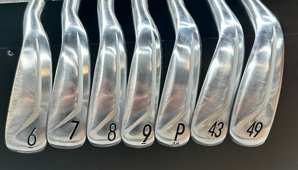 Titleist T400 Iron Set 6i - 49* Regular Flex AMT Red R300 RH Used