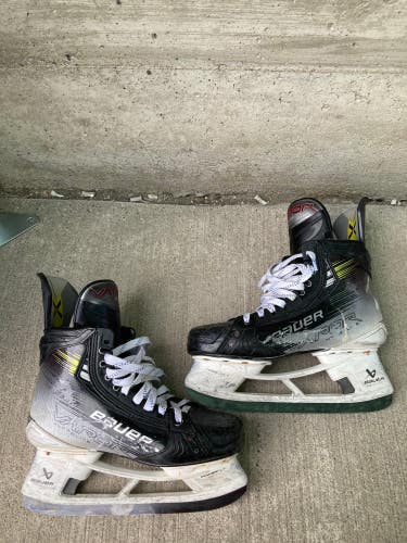 Bauer Vapor Hyperlite 2 Hockey Skates | Senior Size: 8