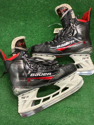 Senior Bauer Vapor X4 Hockey Skates 8 (Used)