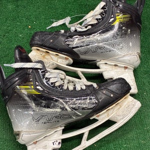 Senior Bauer Vapor Hyperlite 2 Hockey Skates Regular Width 8 (Used)