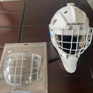 Senior 2023 Bauer 960 Goalie Mask (Used)