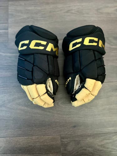 Used Vegas Golden Knights CCM HGPJS 14” Pro Stock Gloves