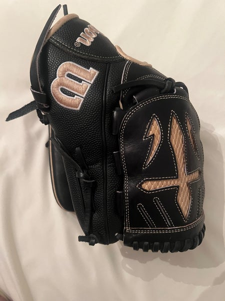 Wilson A2000 B23 Pitchers Glove