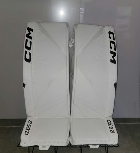 33+1" CCM axis 2 Goalie Leg Pads (New)