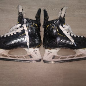 Bauer Supreme 2S Pro Hockey Skates Extra Wide Width Size 4 with Bauer Speed Plate 2.0  (Used)