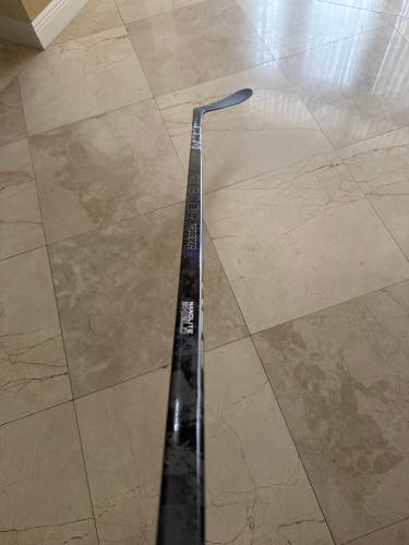 BRAND NEW CCM Trigger 9 Pro RH P28 70 Flex Hockey Stick