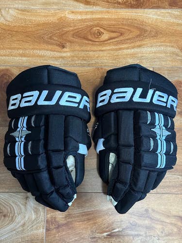 MIKE RICHARDS Game Worn Philadelphia Flyers 'THE SHIFT' 2010 ECF & SCF Gloves