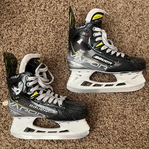 Bauer Vapor 3X Hockey Skates Regular Width Size 3.5 (Used)