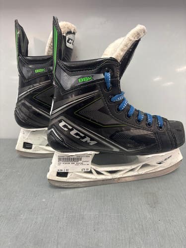 Used CCM RIBCOR 88K Junior Hockey Skate Junior 02 11858-S000077386