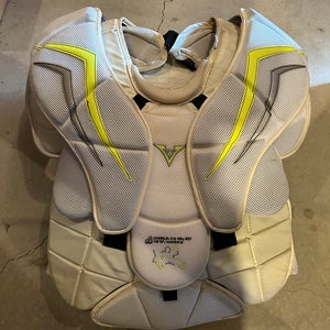 Medium  Vaughn Velocity v6 2200 pro Goalie Chest Protector  (Used)