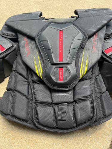Small  2024 Bauer Vapor Hyperlite 2 Goalie Chest Protector (Used)