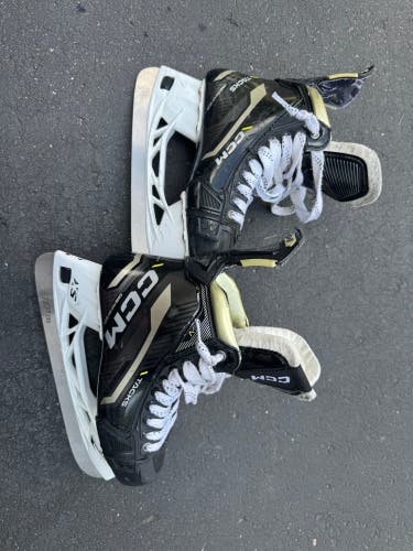 2024 CCM AS-V Hockey Skates Regular Width   6 (Used)