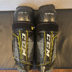 Junior CCM Tacks 9040 13" Shin Pads  (Used)