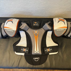 Junior Large Itech 255TL Shoulder Pads  (Barely Used)