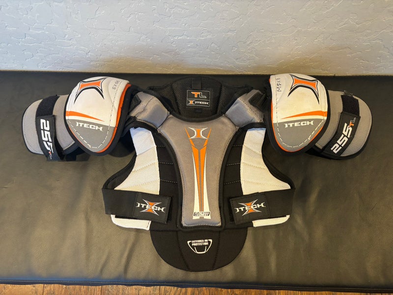 Junior Large Itech 255TL Shoulder Pads  (Barely Used)