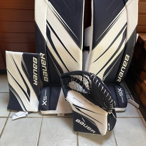 Navy Blue 31”+ Medium Intermediate 2024 Bauer Vapor Goalie Full Set