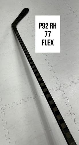 Senior(1x)Right P92 77 Flex ProBlackStock™ Unbranded Blackouts Pro Stock Nexus Hockey Sticks