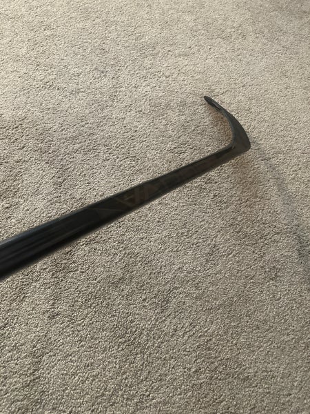 New Junior Bauer Right Handed P28 40 Flex Vapor Hyperlite 2 Hockey Stick