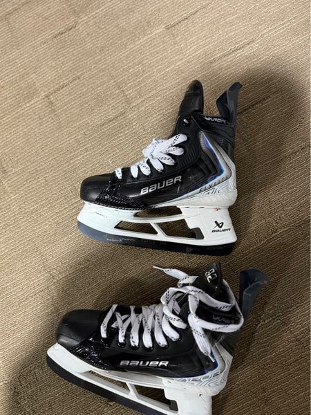 2025 Bauer Vapor Flylite Hockey Skates Regular Width Pro Stock 6 (Used)