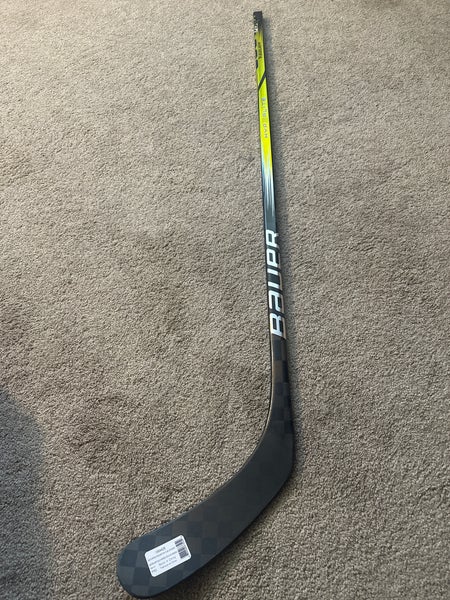New Junior Bauer Right Handed P92 50 Flex Vapor Hyperlite 2 Hockey Stick