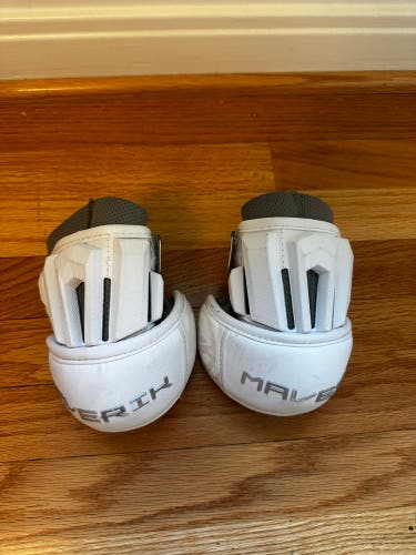 Medium Adult Maverik Max Arm Pads