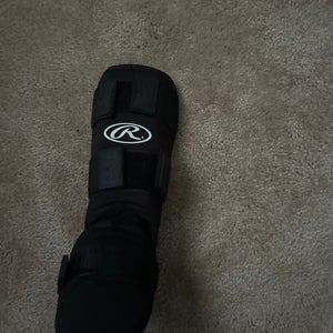Black Senior Rawlings Shin Guards (New)