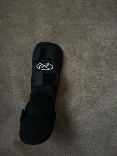 Black Senior Rawlings Shin Guards (New)