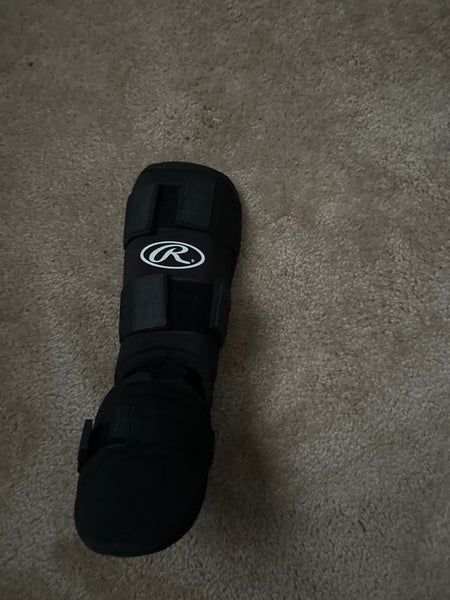 Black Senior Rawlings Shin Guards (New)