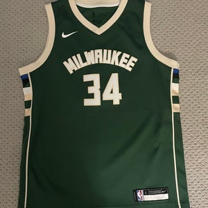 Youth Milwaukee Bucks Giannis Antetokounmpo Swingman Jersey