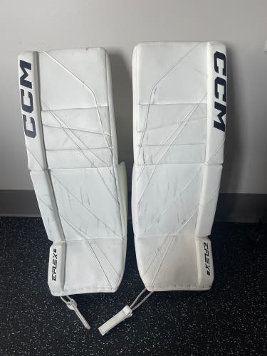 33" 2023  CCM Eflex 6 Goalie Leg Pads Pro Stock (Used)