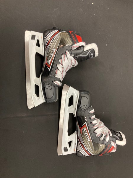 Junior CCM Jetspeed FT460 Hockey Goalie Skates Size 5 (New)