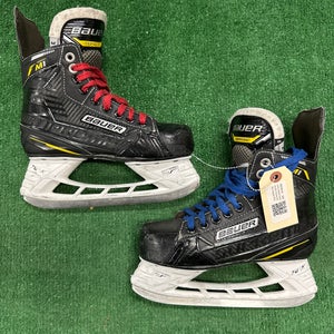 Junior Bauer Supreme M1 Hockey Skates Regular Width Size 3 (Used)