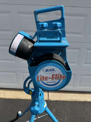 JUGS Lite-Flite Pitching Machine (Used)